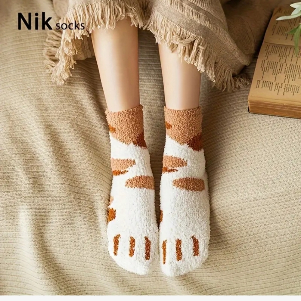 Cat Paw print Fuzzy Super Warm Socks